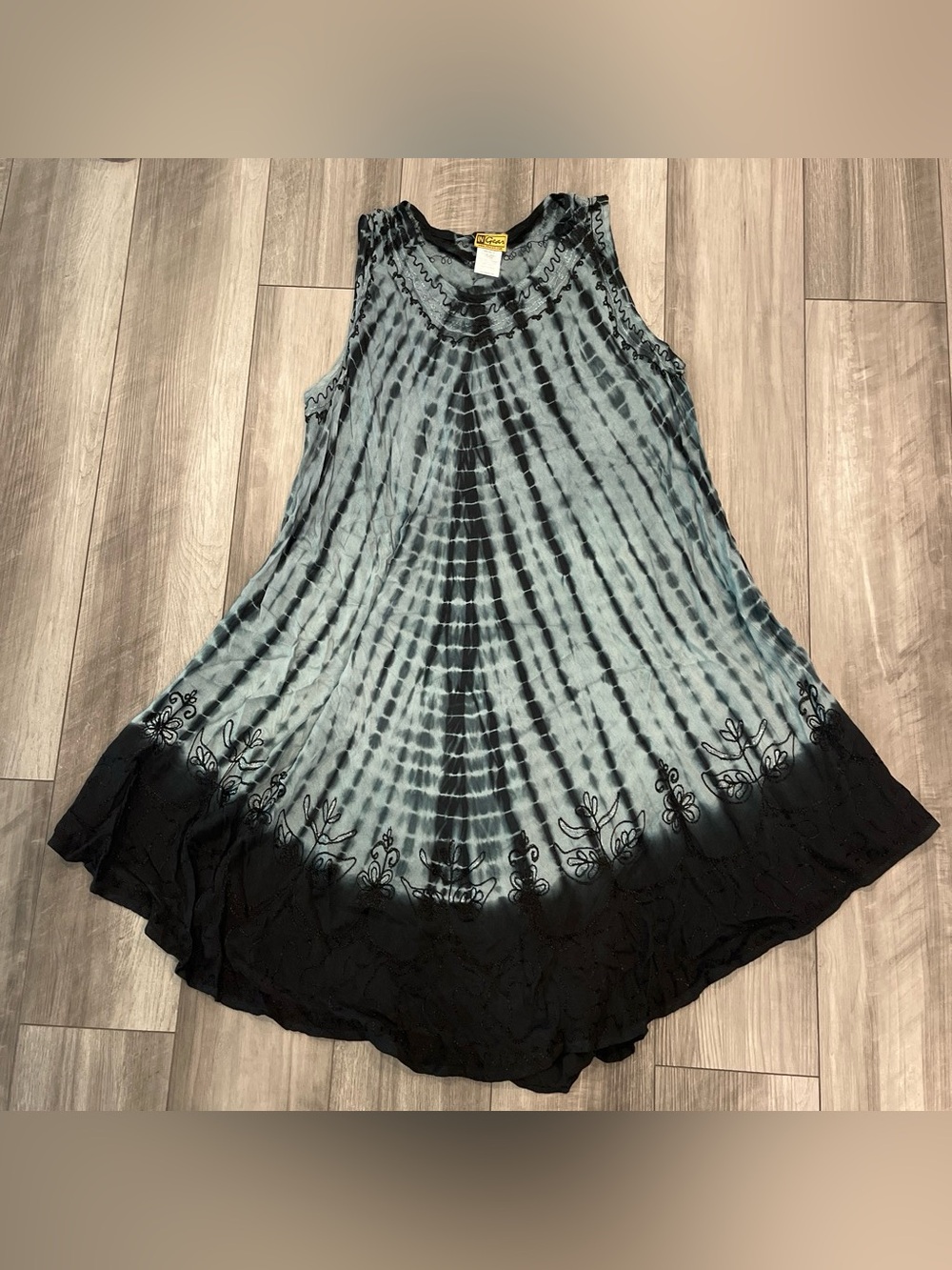IN Gear Sleeveless Tie-Dye Dress in Black and Gray